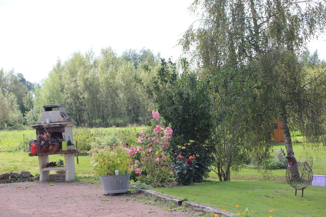 Au Rendez Vous De L'Auxois B&B Essey Habitación foto